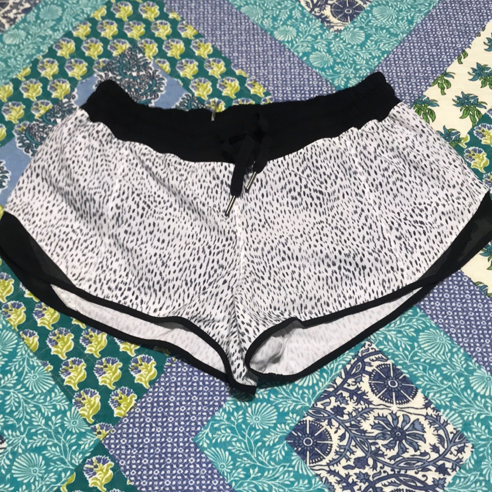 Lululemon hotty hot shorts